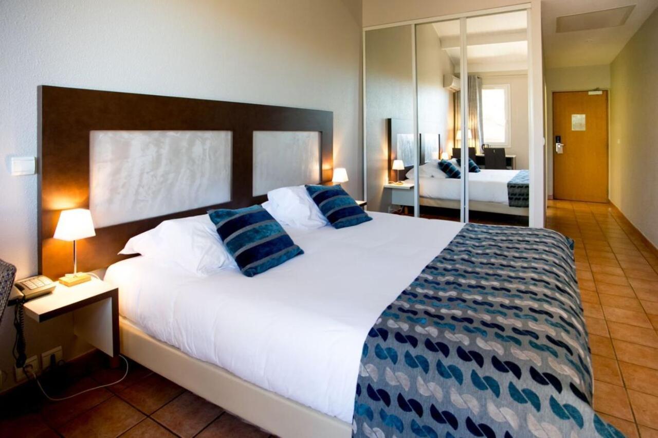 Hotel L'Arapede Колюр Екстериор снимка